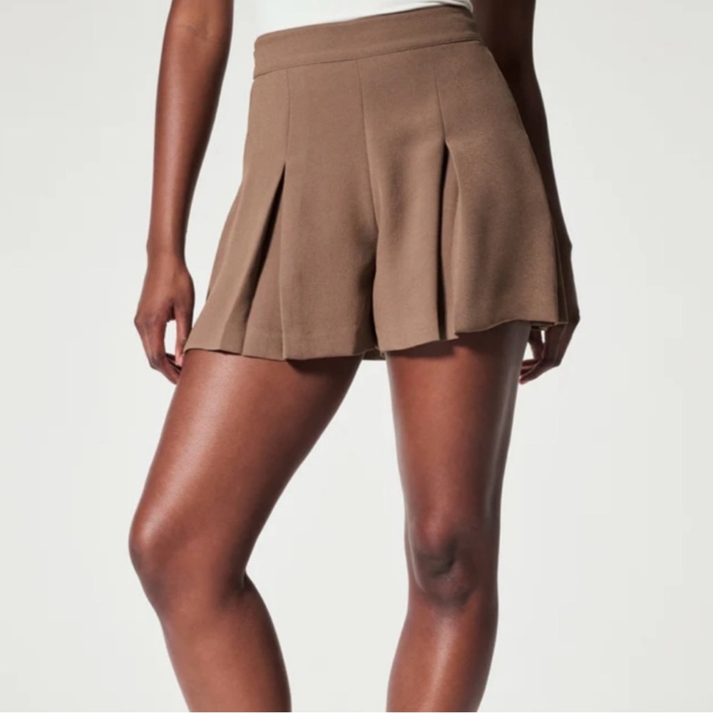 SPANX Carefree Crepe Pleated Shorts Size XL